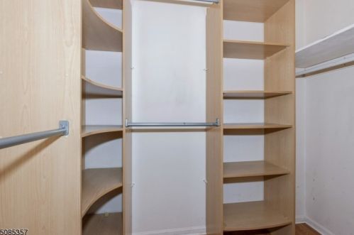 13 Birchwood Rd, Bedminster NJ  07921-1901 exterior