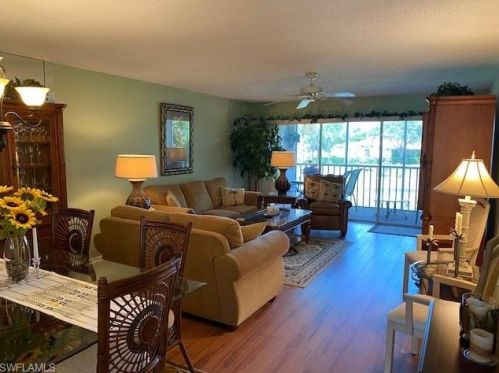 6945 Dennis Cir, Naples, FL 34104-8712