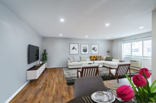 2449 Union Ave, Islip Manor, NY 11751-4710