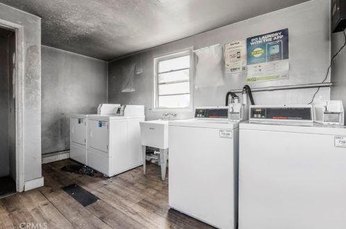 345 20th St, Long Beach CA  90806-4964 exterior