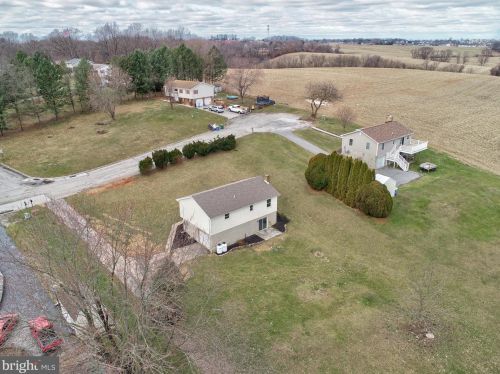 57 Panorama Ln, Hanover PA  17331-8410 exterior