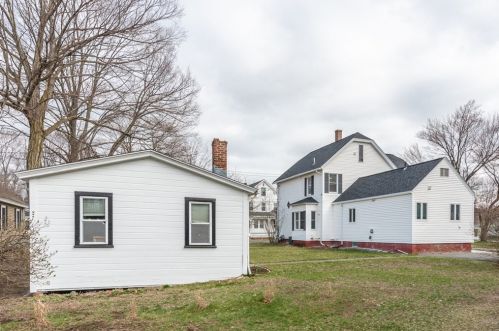 23 Chapel St, Shirley, MA 01464-2854