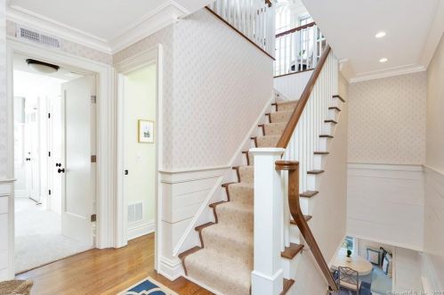 10 Yarmouth Rd, Norwalk CT  06853-1844 exterior