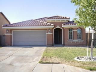 3033 Norberry St, Lancaster, CA 93535-6185