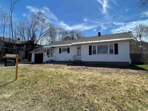 15 Osgood Ave, Unity NH  03743-3221 exterior