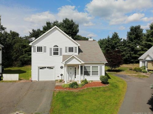905 Oronoke Rd, Waterbury, CT 06708-3993