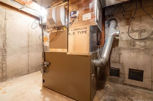 80 Mount Sumner Dr, Manchester CT  06043-7248 exterior