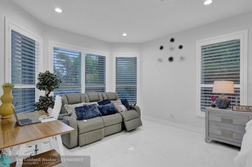 3591 177th Ave, Hollywood FL  33029-1666 exterior