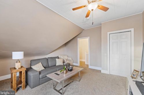 220 Scott Ave, Manor, PA 19036-2122