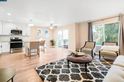 158 Holiday Hills Dr, Pacheco CA  94553-4212 exterior