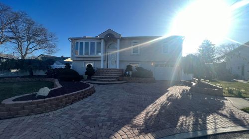 9 Snapper Ct, North Lindenhurst NY  11757-5733 exterior