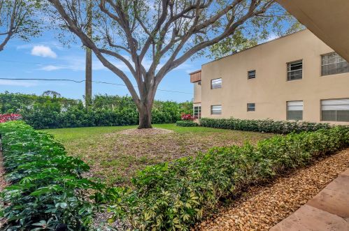 446 Normandy J, Delray Beach FL  33484-4874 exterior