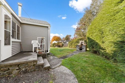 4 Pleasant Rise Cir, Brookfield Center CT  06804-2109 exterior