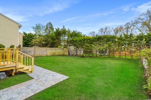 3 Baylis Pl, Lynbrook NY  11563-4203 exterior