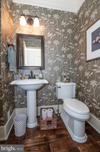 156 Whitney Ln, Southampton PA  18954-1080 exterior