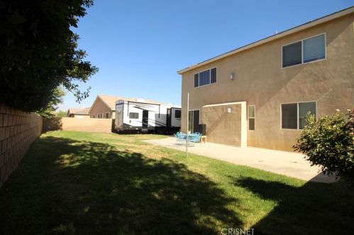 5823 Spice St, Lancaster CA  93536-2348 exterior