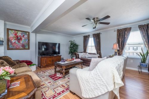 6738 Elk Rush Dr, Imperial, PA 15126-9207