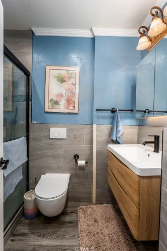 2105 65th St, Long Beach CA  90805-2615 exterior