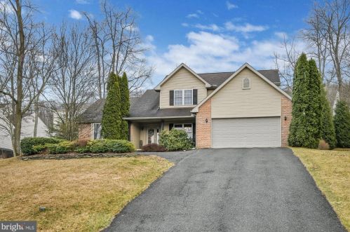 307 Elm Ln, Molino, PA 17961-9208