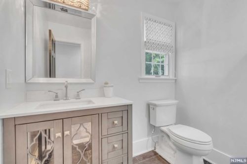 32 Brandywine Pl, Oakland NJ  07436-2321 exterior