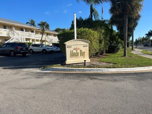4603 Bayshore Dr, Naples, FL 34112-4354