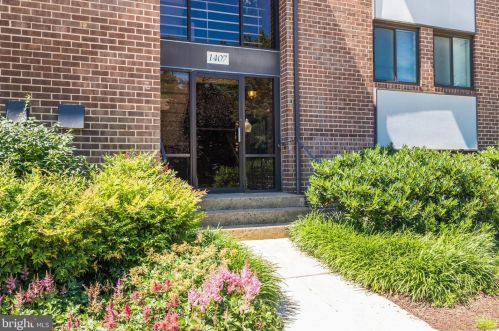 1407 Northgate Sq, Herndon, VA 20190-3723