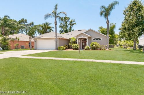 6410 Grissom Pkwy, Cocoa, FL 32927-3136