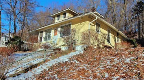 4 Spring St, Ansonia, CT 06401-3328
