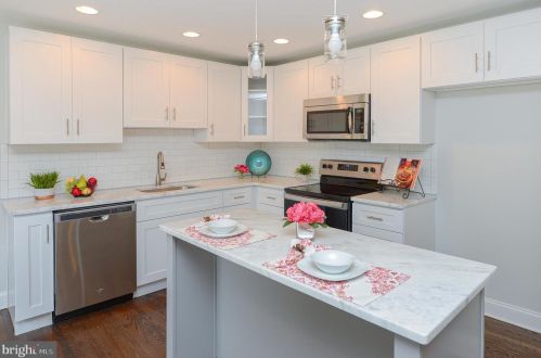 661 Shoemaker Ln, Norristown, PA 19406-3719