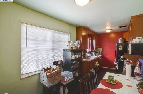 1517 51st Ave, Oakland CA 94601-5237 exterior