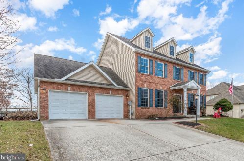 246 Pine Creek Dr, Carlisle, PA 17013-9611