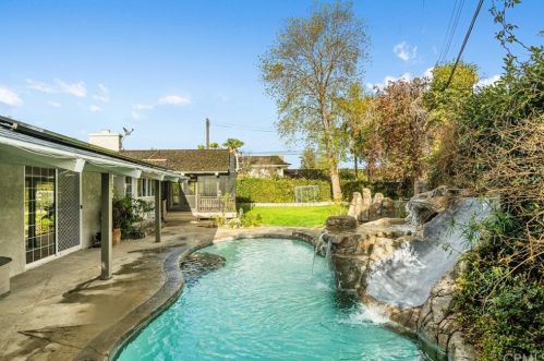 3338 Harvey Way, Lakewood CA  90712-3764 exterior