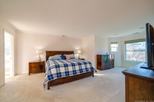 80 Olander Ln, Middletown CT 06457-1574 exterior