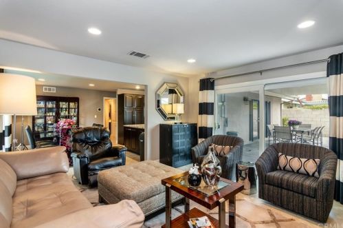 3571 Julian Ave, Long Beach CA  90808-3111 exterior