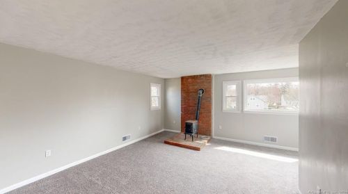 20 Ashworth St, Manchester CT  06040-5515 exterior
