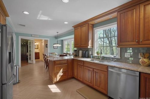 28 Kings Point Ln, Washingtonville NY  10992-2026 exterior