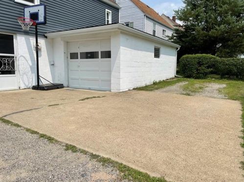 338 Center St, Bridgeville PA  15017-2434 exterior