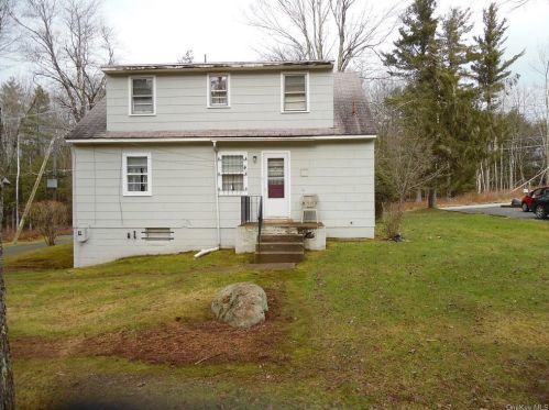 37 Hamilton Rd, Monticello, NY 12701-3647