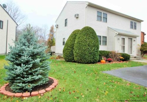 185 Sterling Pl, Highland, NY 12528-2020