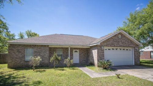 3517 Hoyt, Gautier, MS 39553-5002
