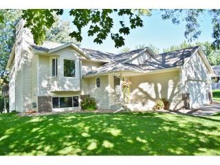 7815 173rd St, Lakeville, MN 55044-9552