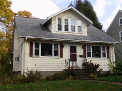 4 Ridgeway Ter, Newton, MA 02461-1331