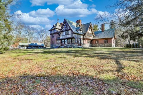 80 Pond St, Salem, NH 03079-4315