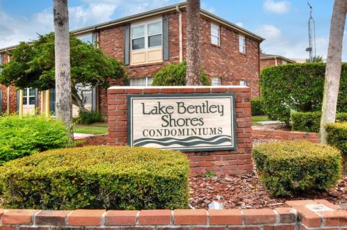 1920 Edgewood Dr, Lakeland FL 33803-3469 exterior