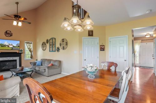 10099 Lindale Ave, Upton PA  17225-8373 exterior