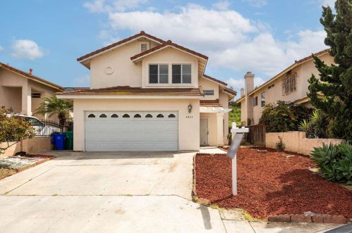 4825 Mahogany Vista Ln, San Diego CA  92102-6053 exterior