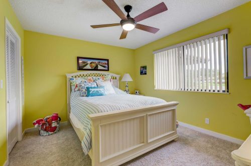 829 Club Dr, West Palm Beach FL  33418-7058 exterior