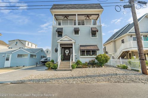 208 Durborow Ave, Pelican Island, NJ 08751-1005