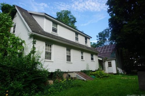 152 Hebron Rd, Manchester, CT 06043-7810
