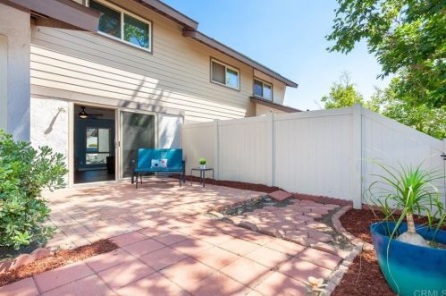 230 Eveningside Gln, Escondido CA  92026-1334 exterior